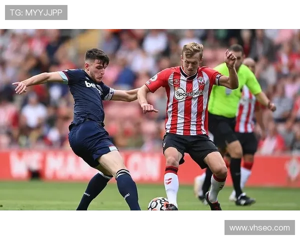 赖斯晒赛后合影致敬莫耶斯 感恩恩师引路成就英超生涯高光时刻再启