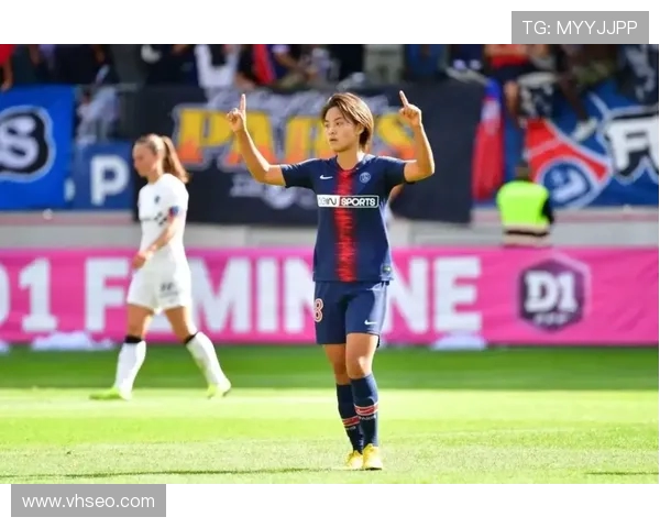 大洛佩斯上半场火力全开三分5中8斩获19分助攻1次 大洛佩斯上半场火力全开三分5中8斩获19分助攻1次